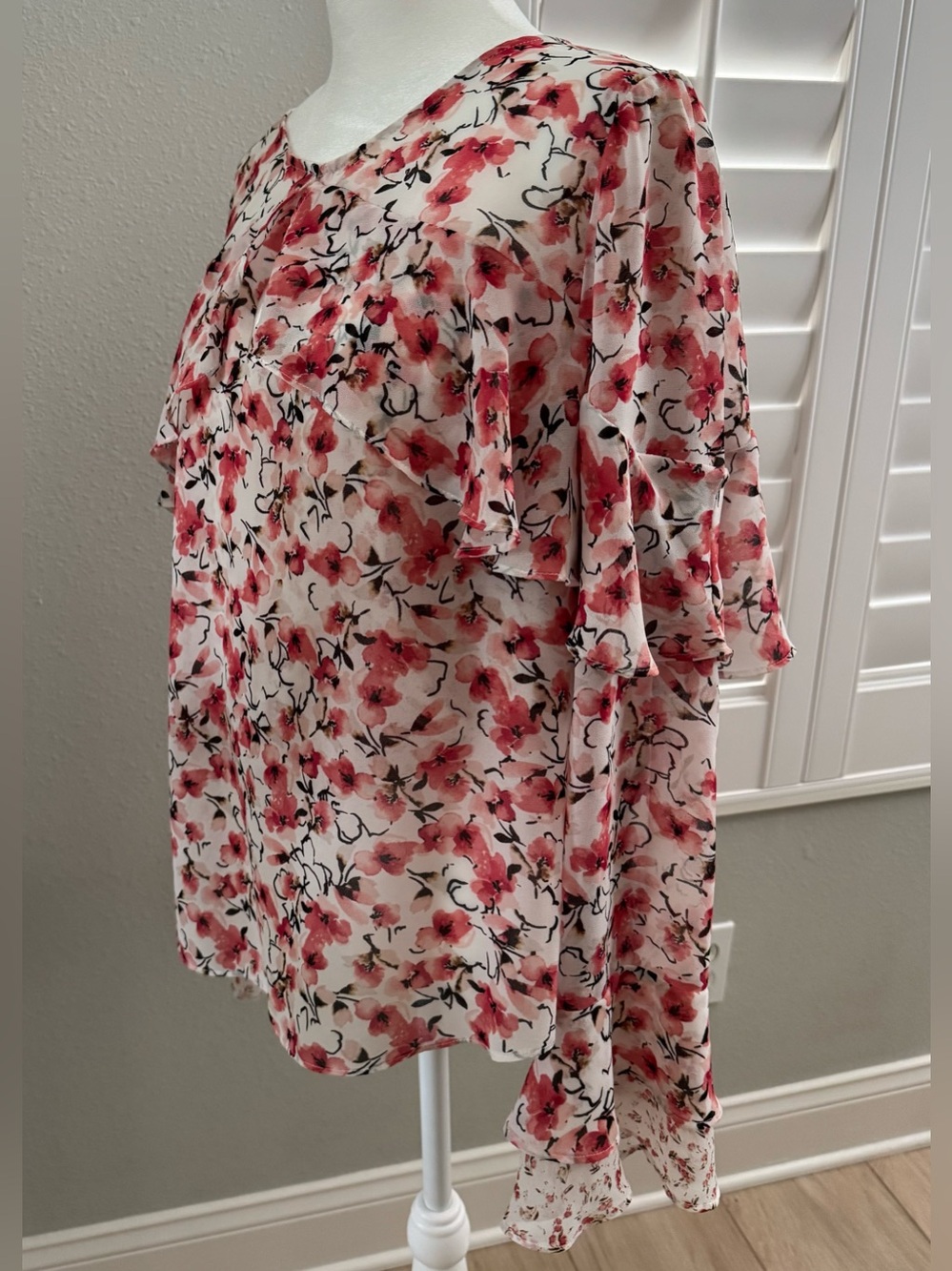 White House Black Market women’s floral romantic blouse long sleeve size 14 - Picture 4 of 10